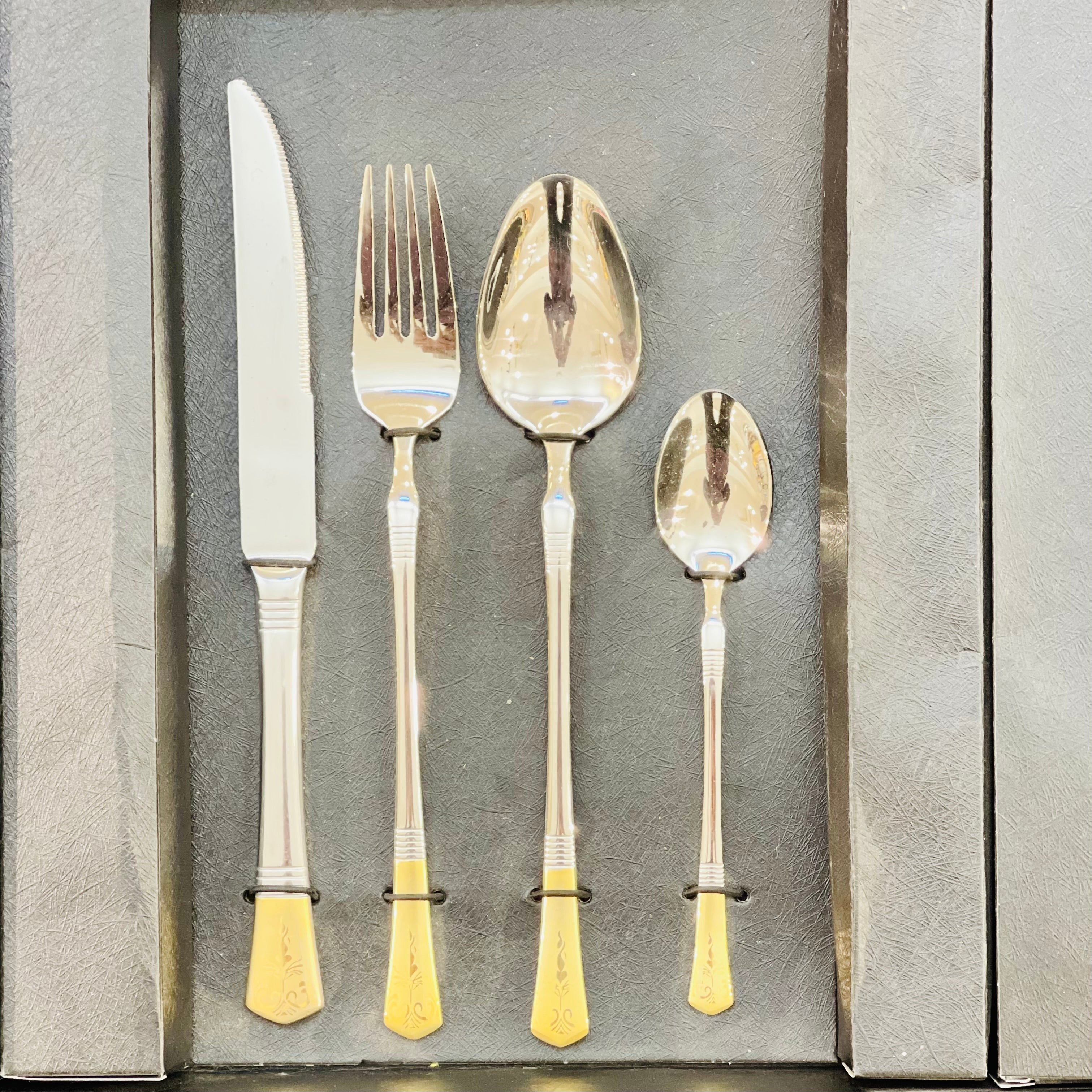 24 Pieces Silver Cutlery Set